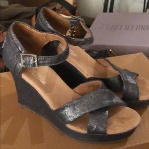 Toms Wedge